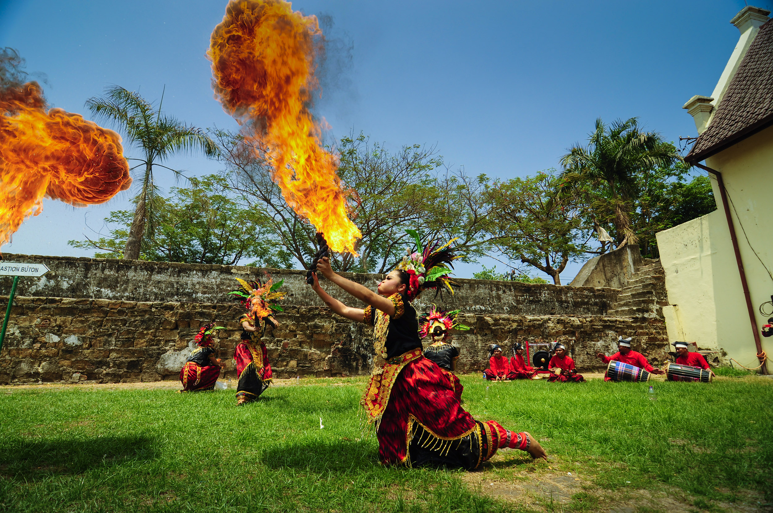 Traveling Bermakna: Belajar Nilai dan Tradisi dari Masyarakat