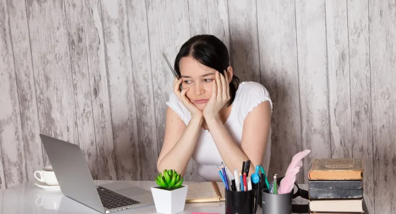 Mengatasi Prokrastinasi Saat Belajar Online dengan Strategi Praktis dan Konsisten